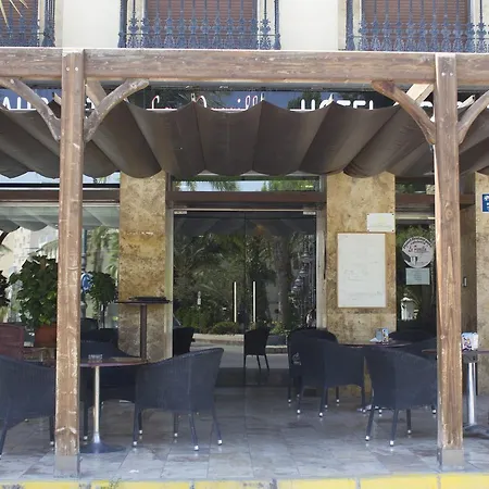 Hotel La Parrilla *
